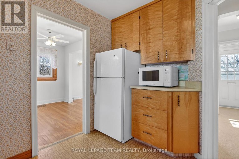 29596243/591-churchill-avenue-n/westborohampton-park/ottawa/ontario/K1Z5E6_14