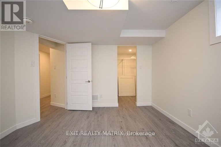 28928779/1415-maxime-road/pineview/ottawa/ontario/K1B4E7_11