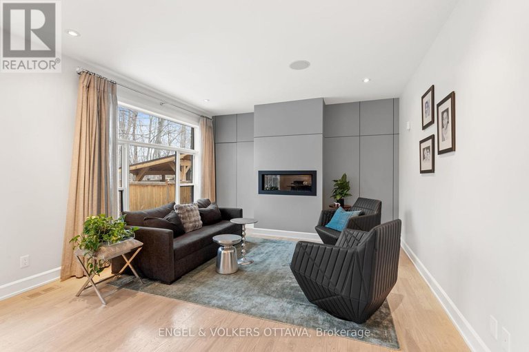 28371373/15-camwood-crescent/arlington-woods/ottawa/ontario/K2H7X1_17