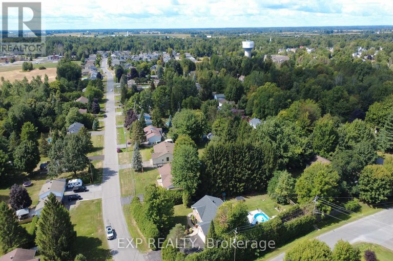 28794855/100-des-pins-street/village-of-russell/russell/ontario/K4R1C5_37
