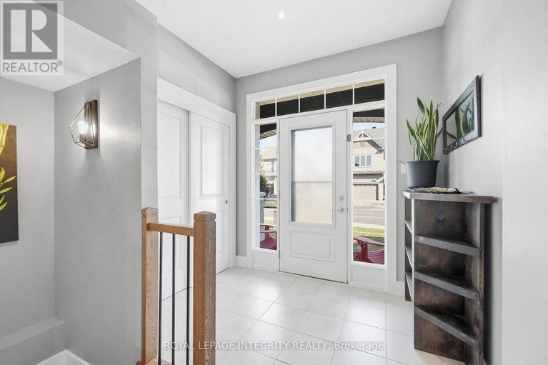 29628292/525-yellow-birch-street/mer-bleuebradley-estatesanderson-park/ottawa/ontario/K1W0J3_3