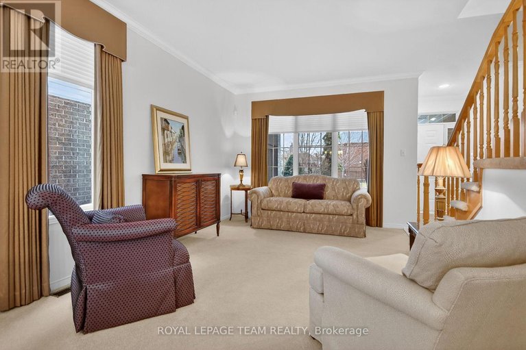 29471661/3113-apple-hill-drive-s/upper-hunt-club/ottawa/ontario/K1T3Z2_9