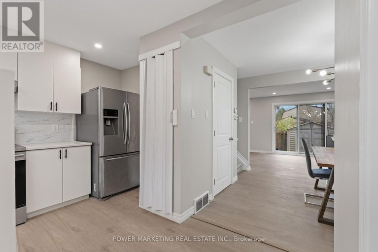 28515650/1566-feather-lane/sawmill-creektimbermill/ottawa/ontario/K1T1V4_4
