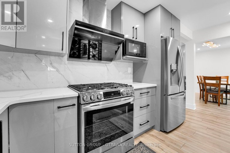 28642304/3085-uplands-drive/hunt-club-woods/ottawa/ontario/K1V9T6_15
