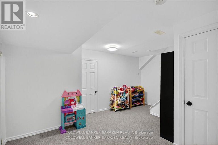 29225546/7-whitechapel-crescent/longfields/ottawa/ontario/K1S3G7_37