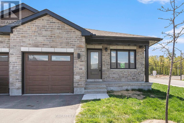 28597468/18-morgan-clouthier-way/arnprior/arnprior/ontario/K7S0K1_2