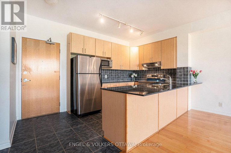 28962540/313-205-bolton-street/lower-townbyward-market/ottawa/ontario/K1N1K7_13