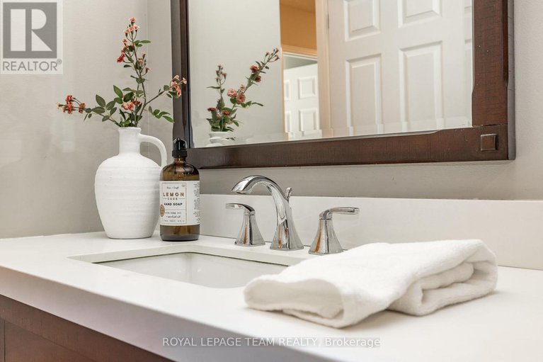 28910635/5239-mclean-crescent/manotick-long-island-nicholls-island/ottawa/ontario/K4M1G1_36