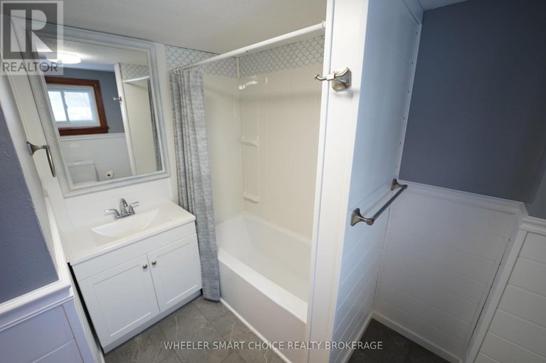 29225740/14-saunders-avenue-n/long-sault/south-stormont/ontario/K0C1P0_22