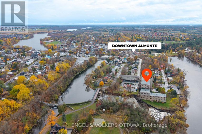 29028525/208-1-rosamond-street-e/almonte/mississippi-mills/ontario/K0A1A0_27