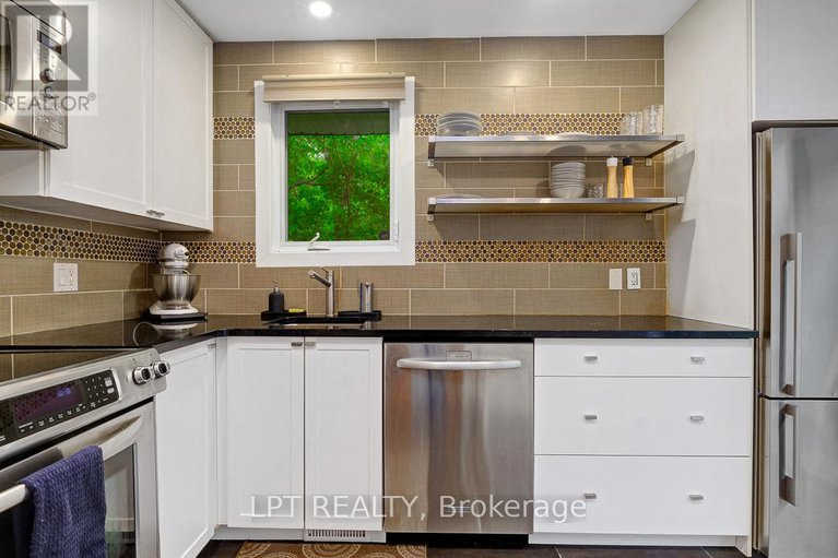 28412774/236-3310-southgate-road/south-keys/ottawa/ontario/K1V8X4_17