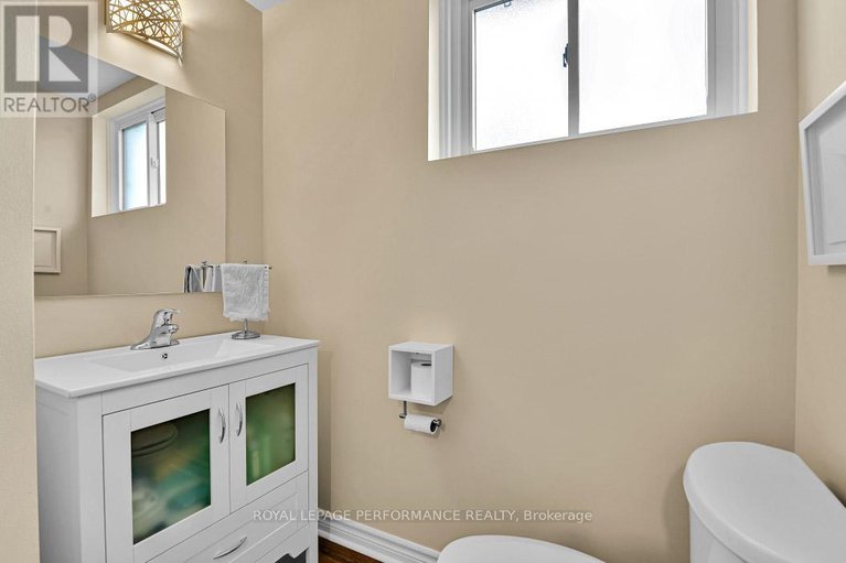 28170610/298-hoylake-crescent/bilberry-creekqueenswood-heights/ottawa/ontario/K1E1M2_28