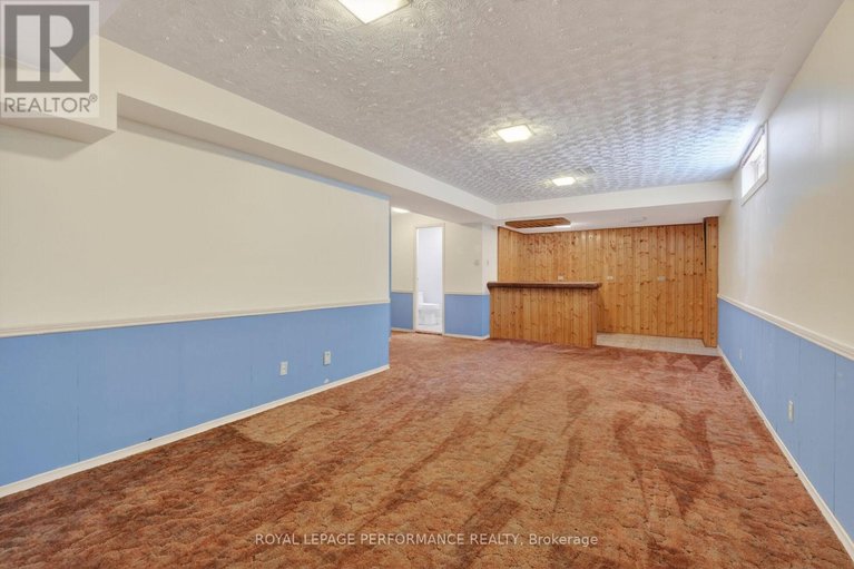 29643949/13-valley-ridge-street/borden-farmstewart-farmcarleton-heightsparkwood-hills/ottawa/ontario/K2E7W1_44