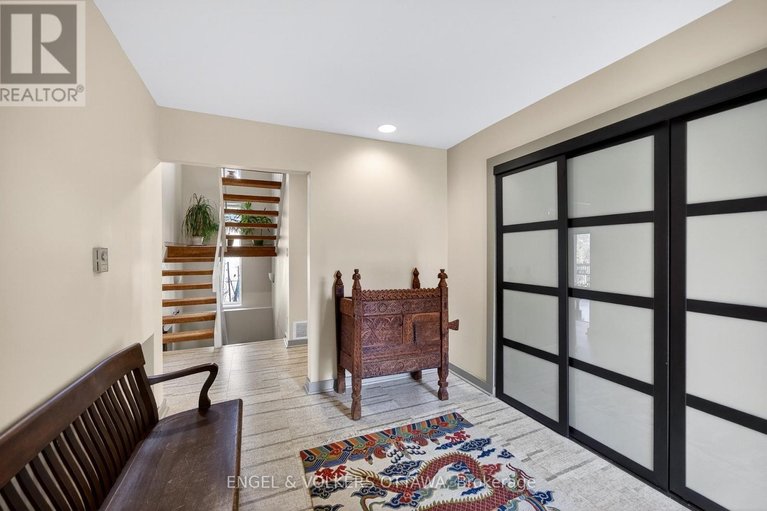 29617139/424-lochaber-avenue/westboro-west/ottawa/ontario/K2A0A6_7