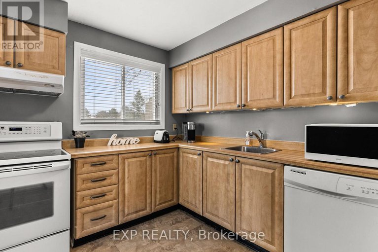 29394023/4-260-fenerty-court/katimavik/ottawa/ontario/K2L3A7_6