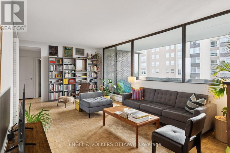 28811809/8a-400-laurier-avenue-e/sandy-hill/ottawa/ontario/K1N8Y2_15