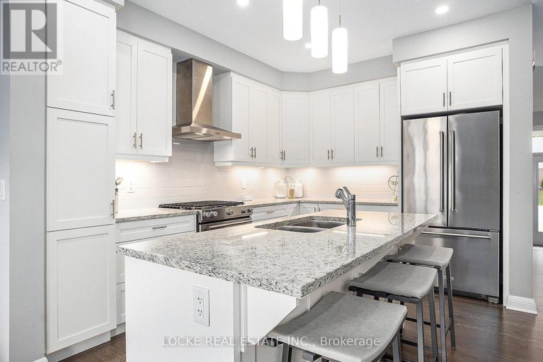 28596874/517-pimiwidon-street/cfb-rockcliffe-and-area/ottawa/ontario/K1K5A1_7