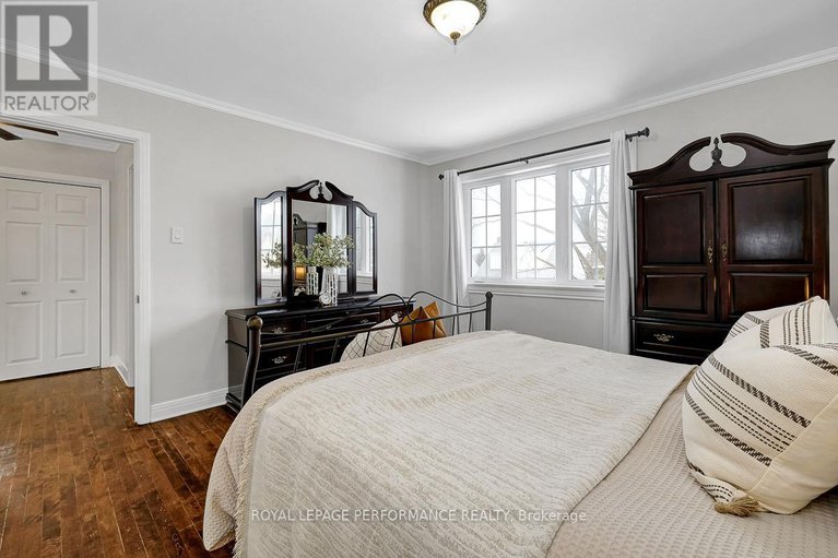 29432301/532-alesther-street/overbrookcastle-heights/ottawa/ontario/K1K1J3_20