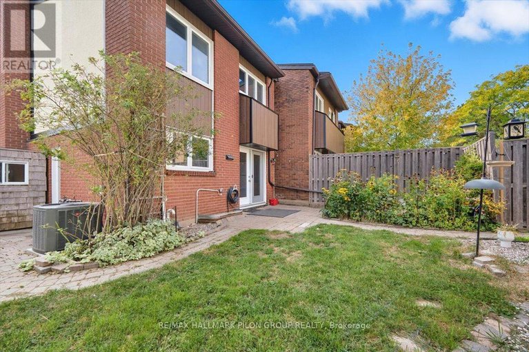 28886959/22-1900-marquis-avenue/beaconwood/ottawa/ontario/K1J8J2_16