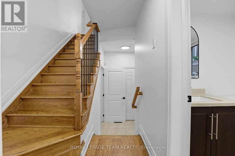 29259375/1512-clementine-boulevard/billings-bridge/ottawa/ontario/K1H8E9_8