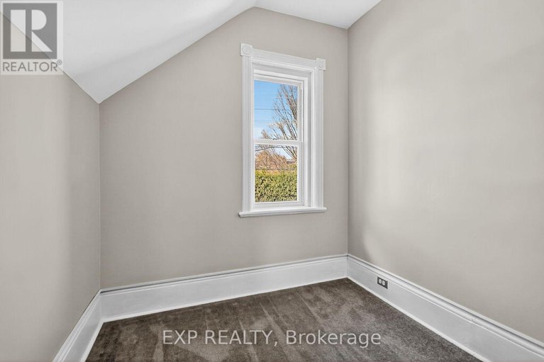 29046409/95-main-street-e/almonte/mississippi-mills/ontario/K0A1A0_37