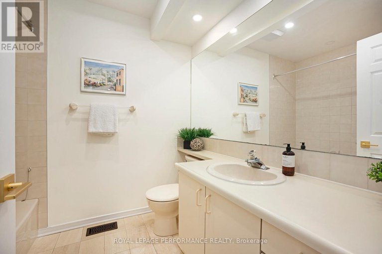 28643500/81-waterford-drive/pineglencountry-place/ottawa/ontario/K2E7V4_37