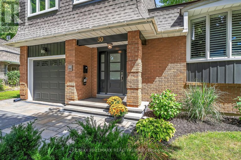 28761916/30-oakhurst-crescent/blackburn-hamlet/ottawa/ontario/K1B4A6_4
