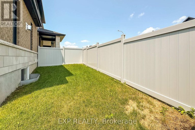 28567081/335-joshua-street/mer-bleuebradley-estatesanderson-park/ottawa/ontario/K1W0N7_35
