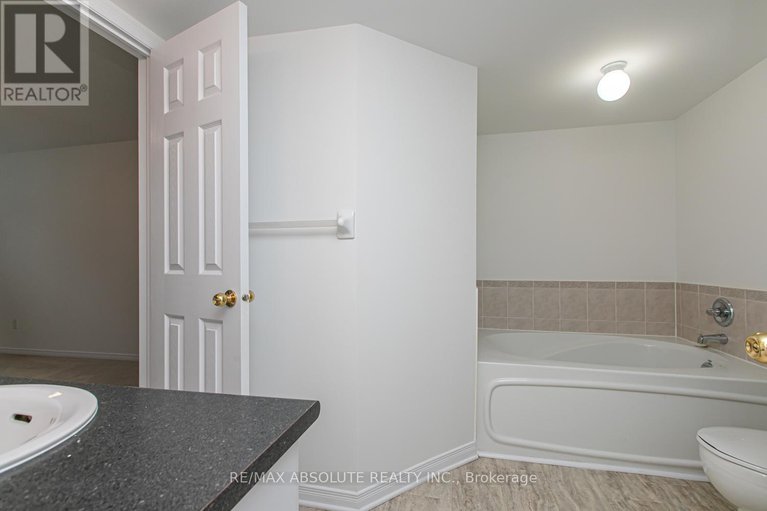 28229404/250-gershwin/westcliffe-estates/ottawa/ontario/K2H1G5_18