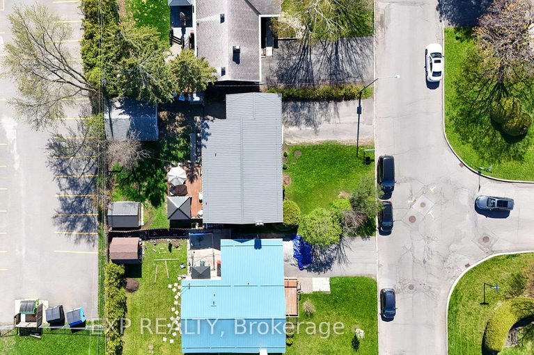 28303908/322-galloway-drive/bilberry-creekqueenswood-heights/ottawa/ontario/K1E1W3_36