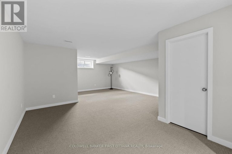 28598402/821-quartet-avenue/riverside-southgloucester-glen/ottawa/ontario/K1X0C4_31