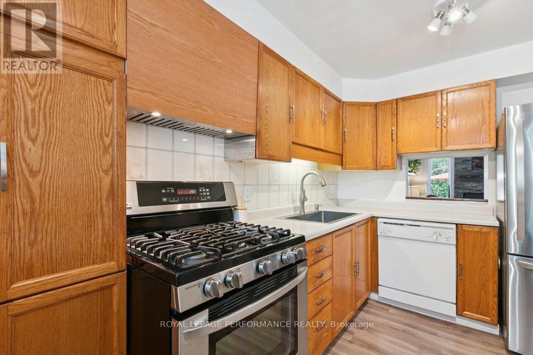 28575649/75-1646-du-sommet-place/chateauneuf/ottawa/ontario/K1C4Y9_11