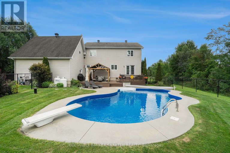 28589212/8289-rodney-farm-drive/osgoode-twp-north-of-reg-rd-6/ottawa/ontario/K0A2P0_39