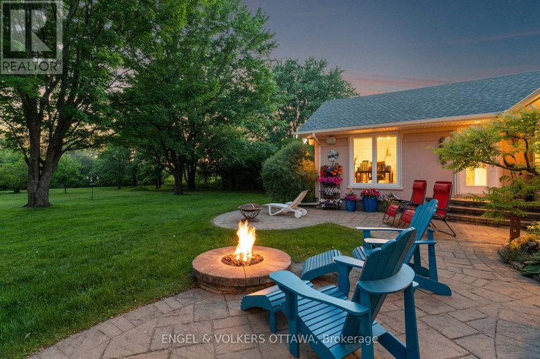 28485285/24-doris-avenue/blossom-parkkemp-parkfindlay-creek/ottawa/ontario/K1T3W8_43