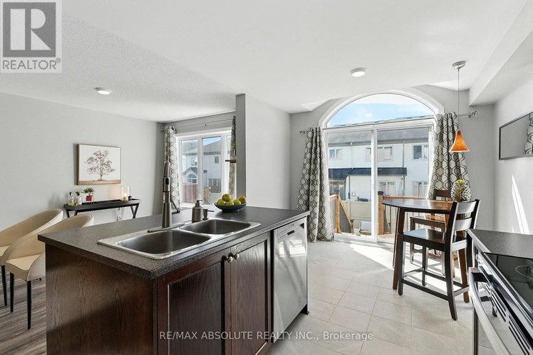 28636837/150-garrity-crescent/strandherd/ottawa/ontario/K2J3T5_13