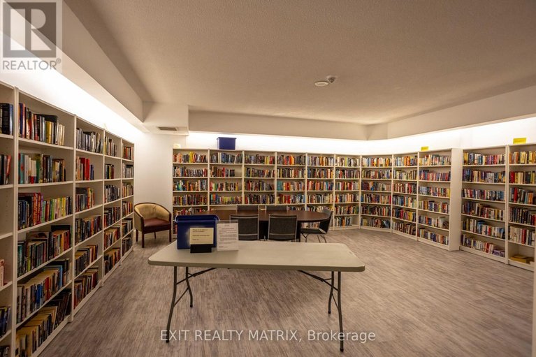 29636684/1007-2759-carousel-crescent/emerald-woodssawmill-creek/ottawa/ontario/K1T2N5_33