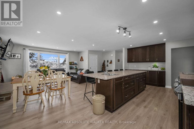 28655528/2477-merivale-road/rideau-heightsashdalerideau-glen/ottawa/ontario/K2C3H1_7