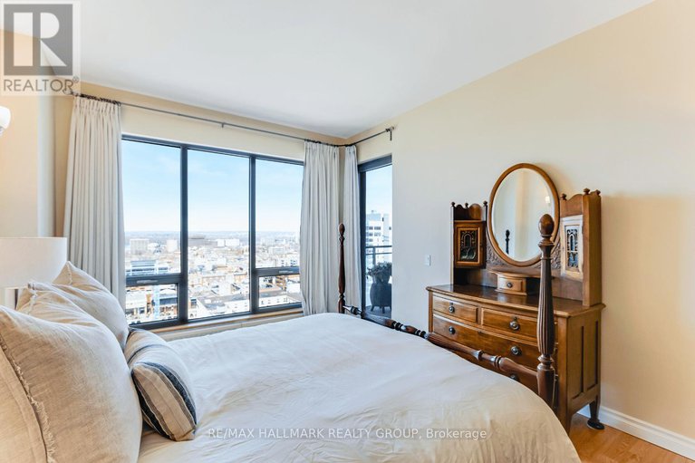 28613600/1404-90-george-street/lower-townbyward-market/ottawa/ontario/K1N0A8_16