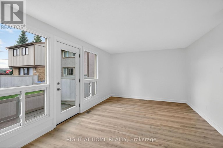 29027460/2311-stonehedge-crescent/pineview/ottawa/ontario/K1B4N7_13