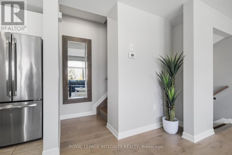 29648108/2722-draper-avenue/redwood-park/ottawa/ontario/K2H0C4_24