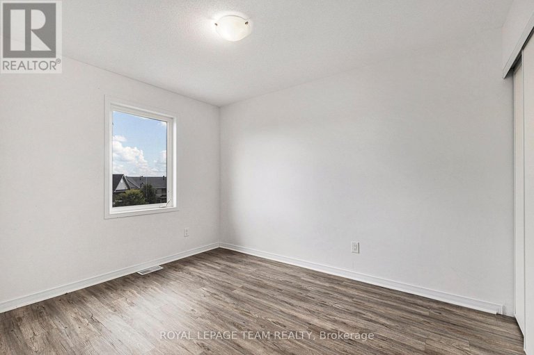 28819006/175-camden-private/cedargrovefraserdale/ottawa/ontario/K2J6J1_18