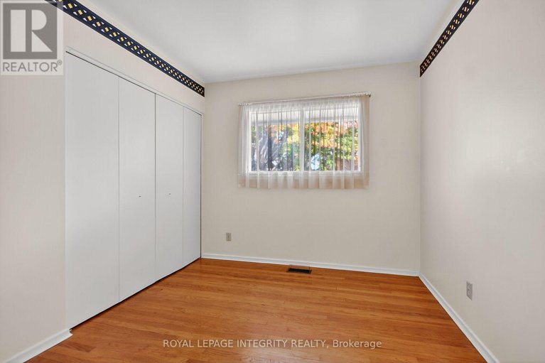 29006846/2106-dunelm-street/elmvale-acresurbandale/ottawa/ontario/K1G2S3_28