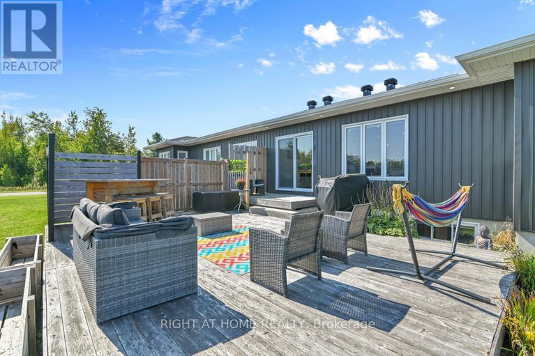 29444354/209-etienne-street/clarencerockland-twp/clarence-rockland/ontario/K0A1E0_50