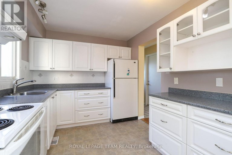 28562833/39-benlark-road/on-the-green/ottawa/ontario/K2J2L5_8
