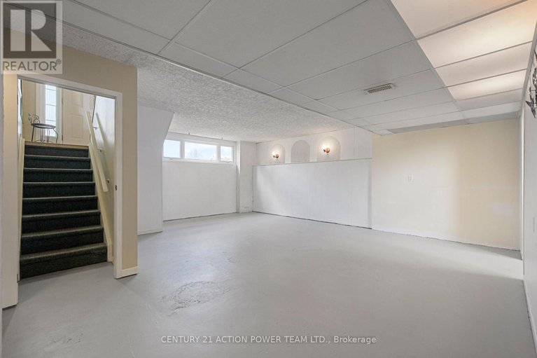 29647357/1535-st-georges-street/bilberry-creekqueenswood-heights/ottawa/ontario/K1E1R1_43