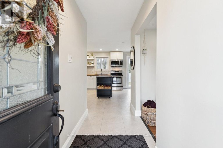 29416128/21-menard-street/embrun/russell/ontario/K0A1W1_4