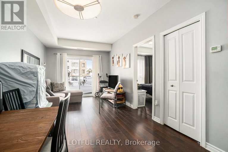 28066595/110-120-prestige-circle/chatelaine-village/ottawa/ontario/K4A1B4_16