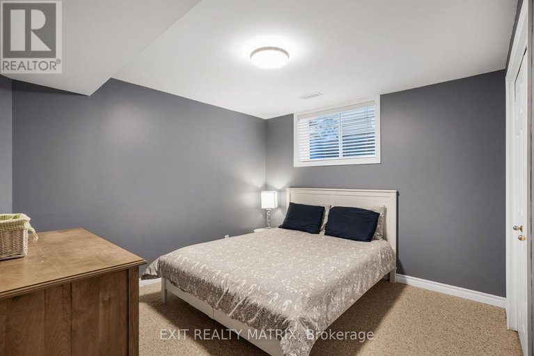 28998759/928-scala-avenue/notting-hillsummerside/ottawa/ontario/K4A5E1_30