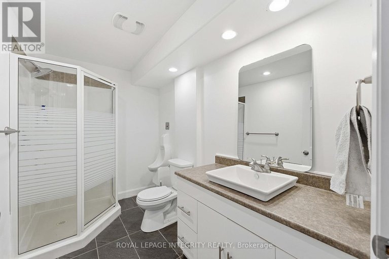 29145145/607-devonwood-circle/blossom-parkkemp-parkfindlay-creek/ottawa/ontario/K1T4E6_41