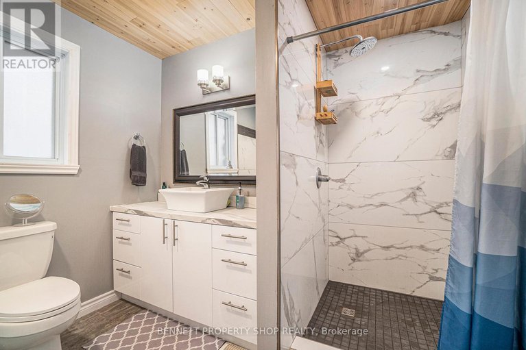 28309432/39-front-street-e/alexandria/north-glengarry/ontario/K0C1A0_18